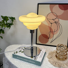 Bauhaus Conch Table Lamp